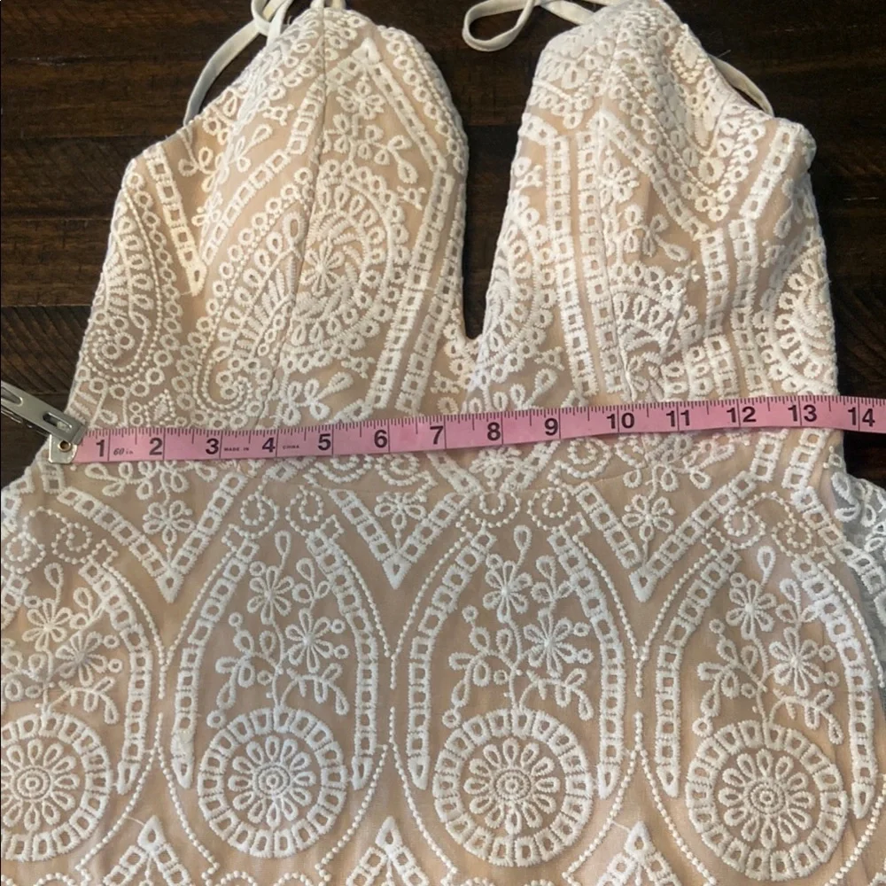 Sale! Intricate Lace Dress, size L - Picture 12 of 14